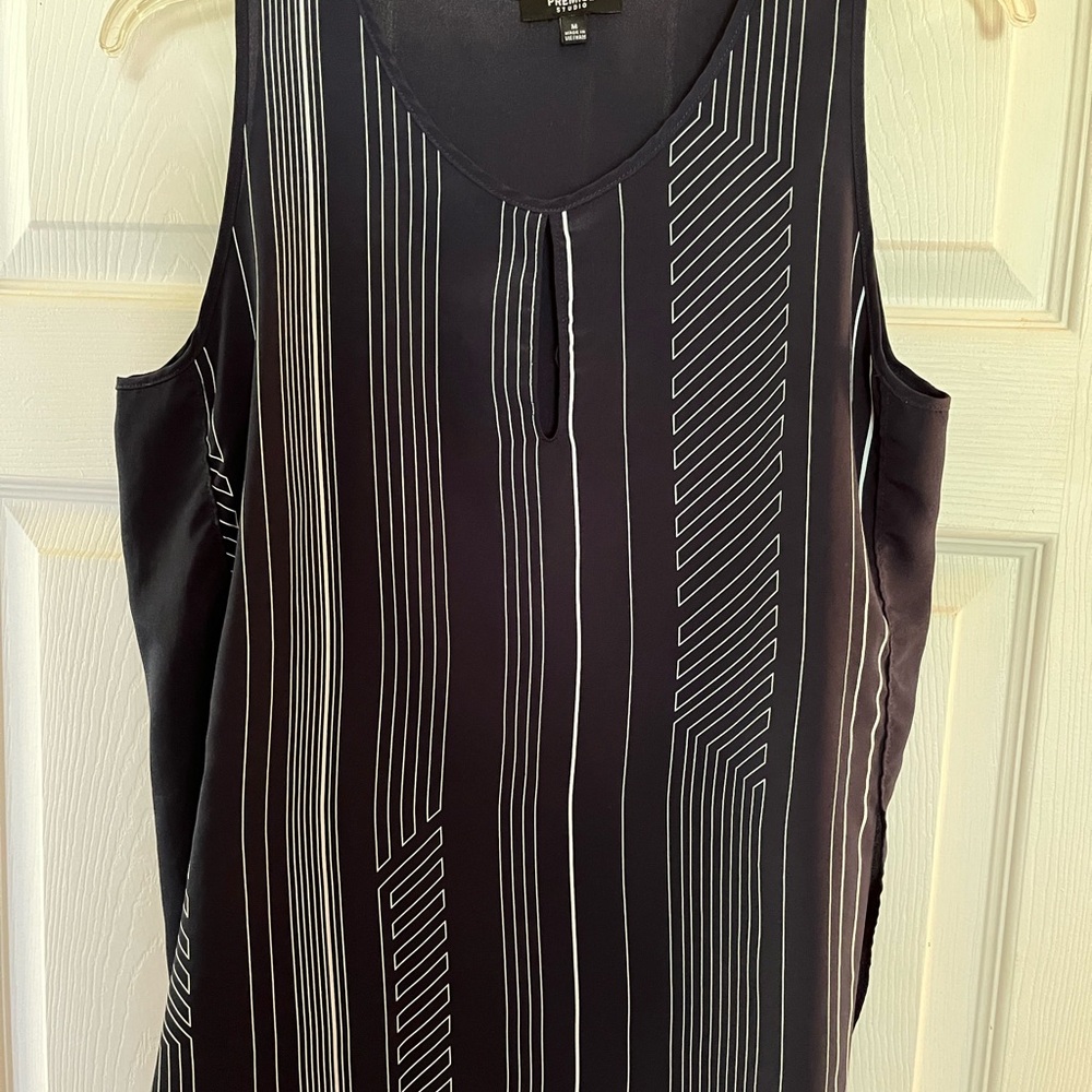 Women’s Sleeveless Top